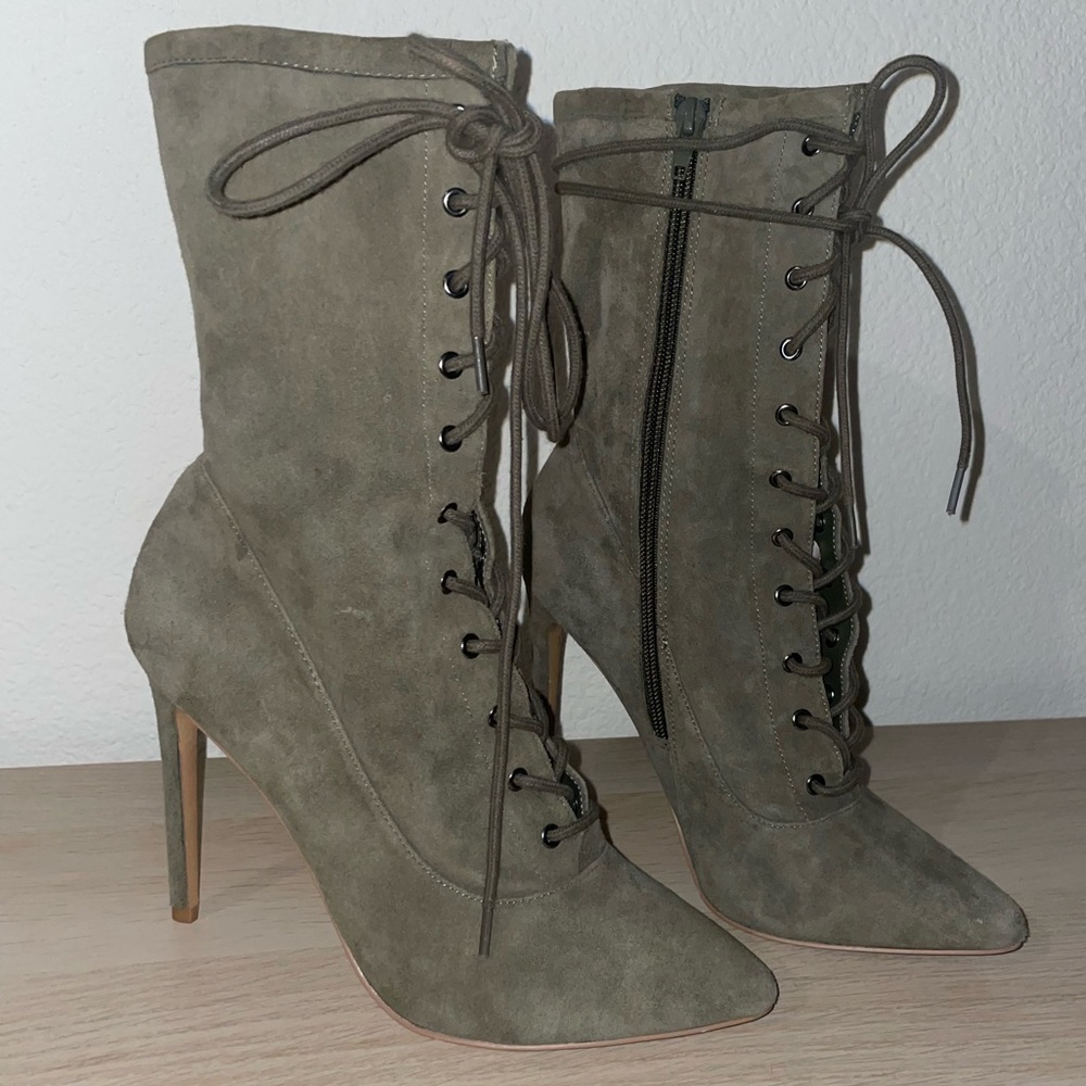 Steve Madden - Women’s Suede Olive Lace-Up Boots